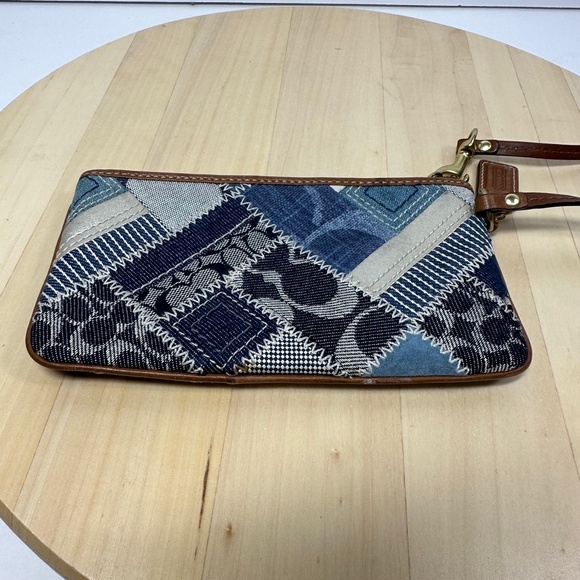 COACH Indigo Signature Denim Patchwork Leather Wristlet Clutch Hangtag Y2K - Picture 2 of 10